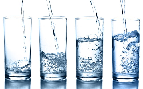 Wassergläser Quelle: adobestock.com/Krakenimages.com
